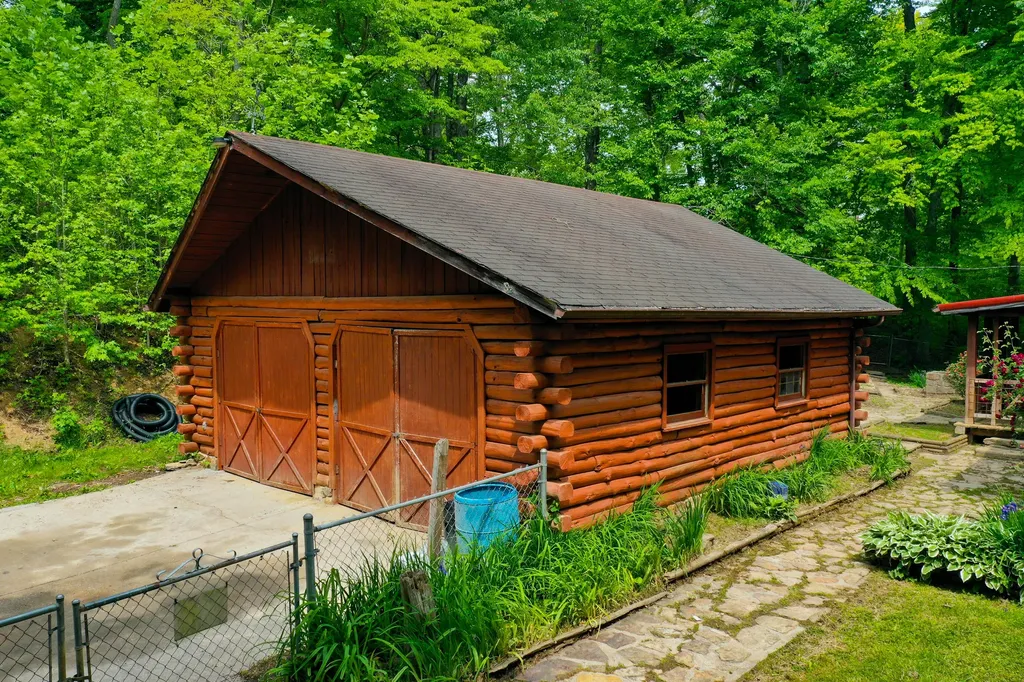 4497 Tom Cat Trail London KY 40741
