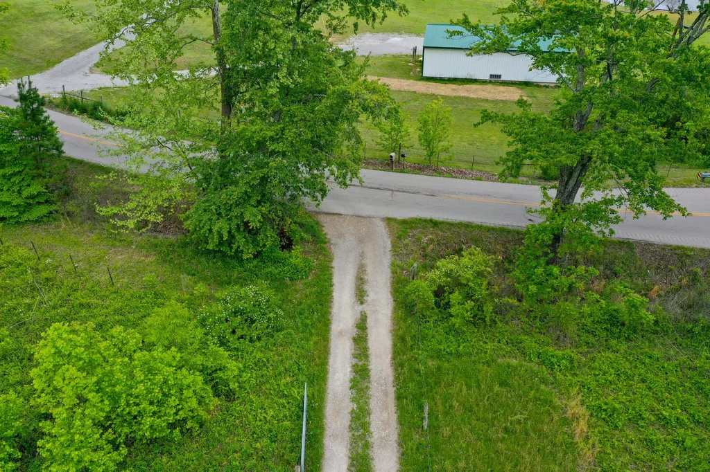4497 Tom Cat Trail London KY 40741