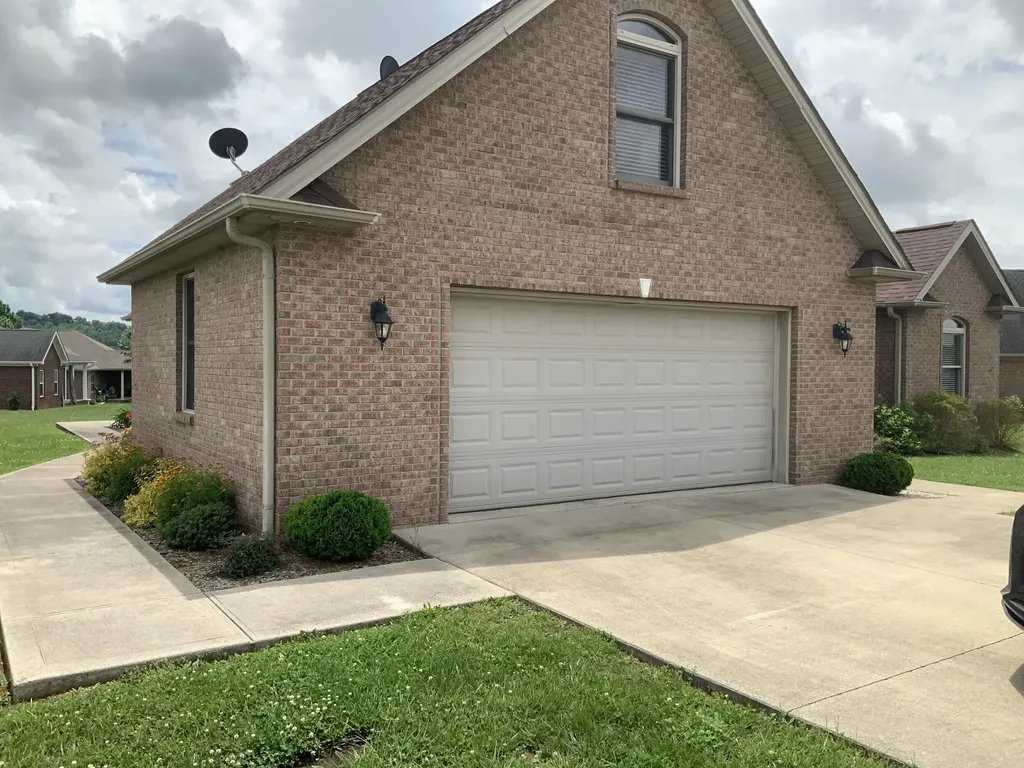 194 E Saddlebrook Drive Somerset KY 42503