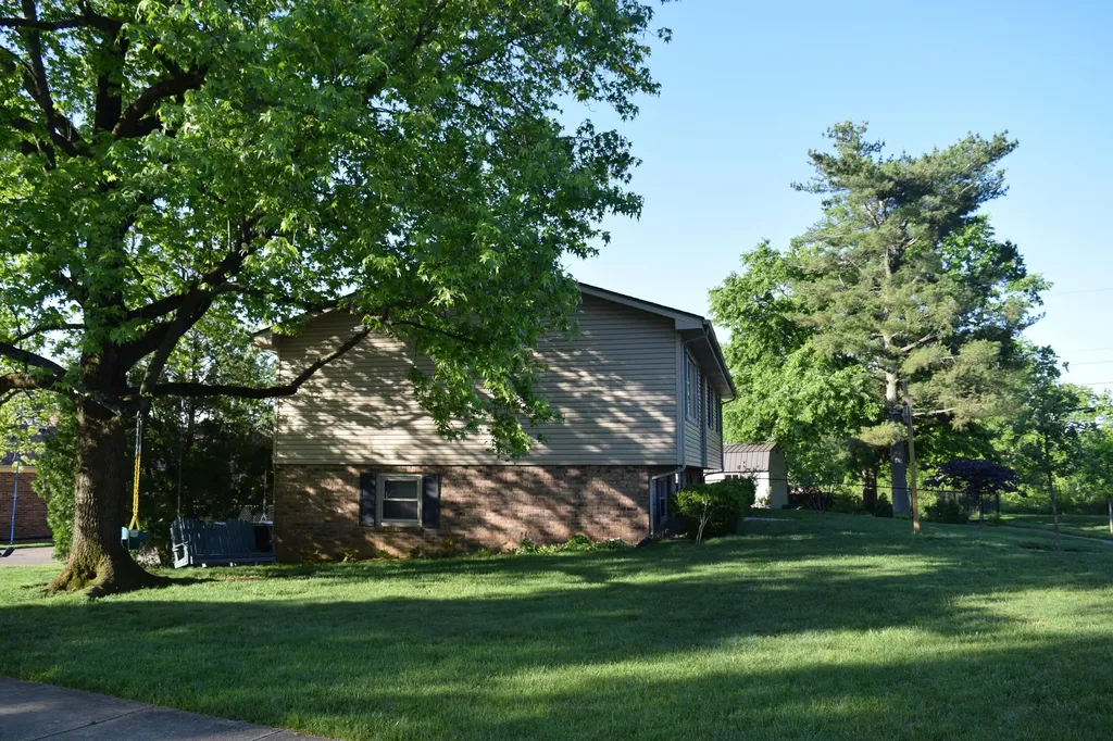 4564 Prince Albert Way Lexington KY 40515