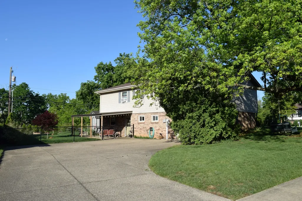 4564 Prince Albert Way Lexington KY 40515