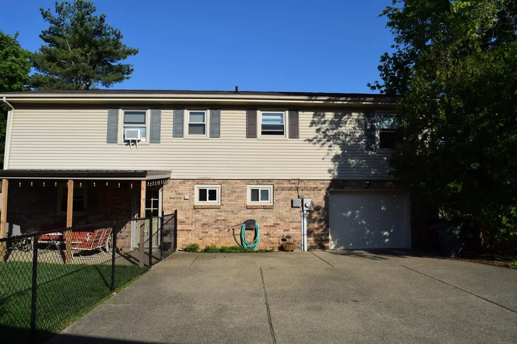 4564 Prince Albert Way Lexington KY 40515