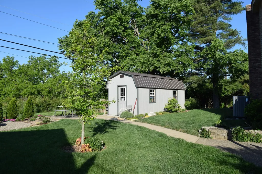 4564 Prince Albert Way Lexington KY 40515