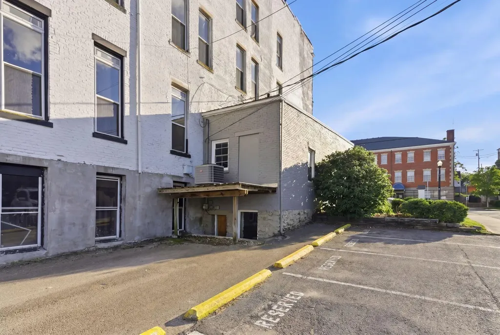 47 N Maysville Street Mt Sterling KY 40353