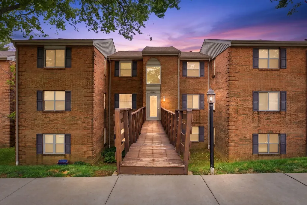 421 Redding Road Lexington KY 40517
