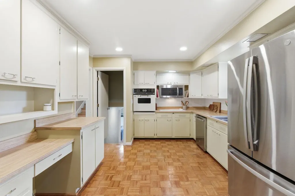 236 Greenbriar Road Lexington KY 40503