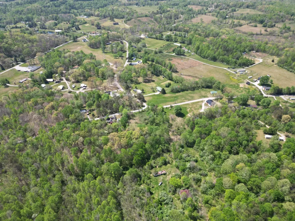 9999 Lot-mud Creek Road Williamsburg KY 40769