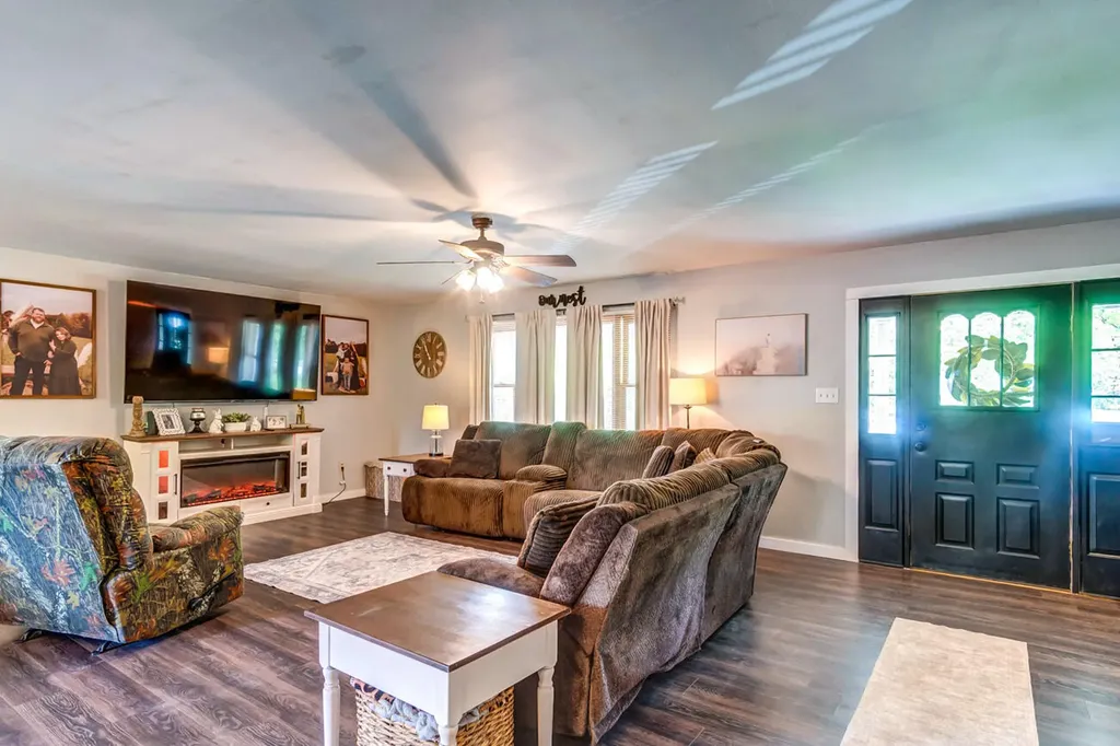 95 Kim Gay Lane Mckee KY 40447