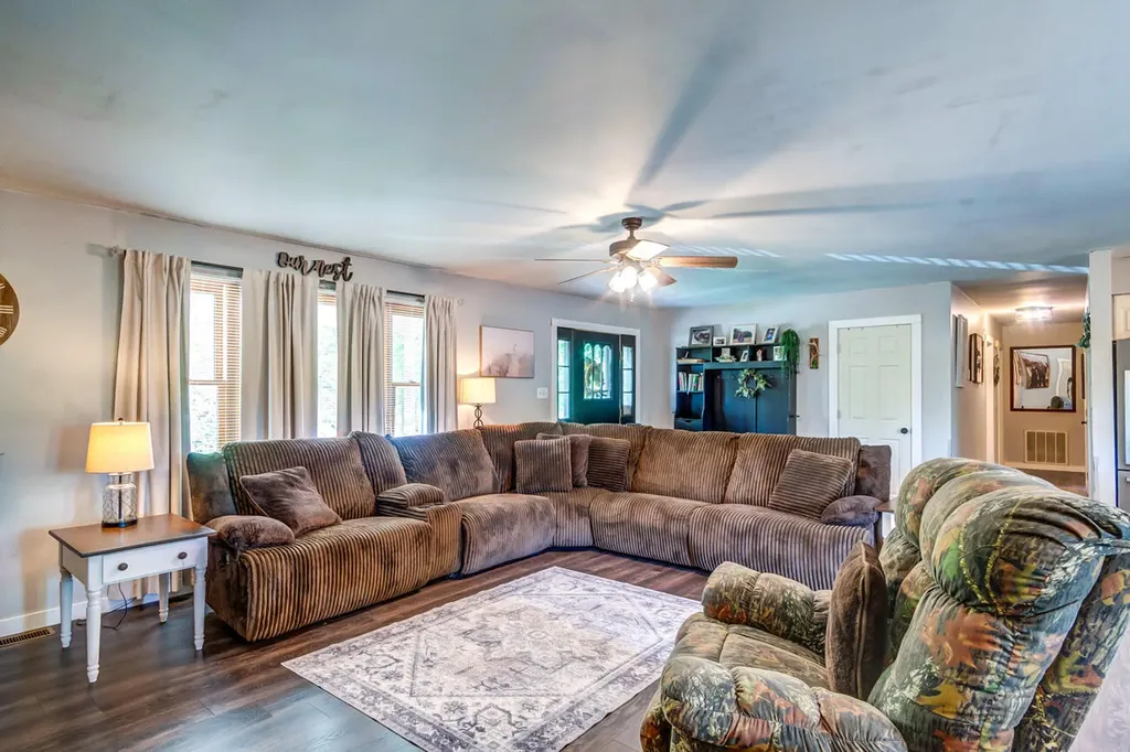 95 Kim Gay Lane Mckee KY 40447