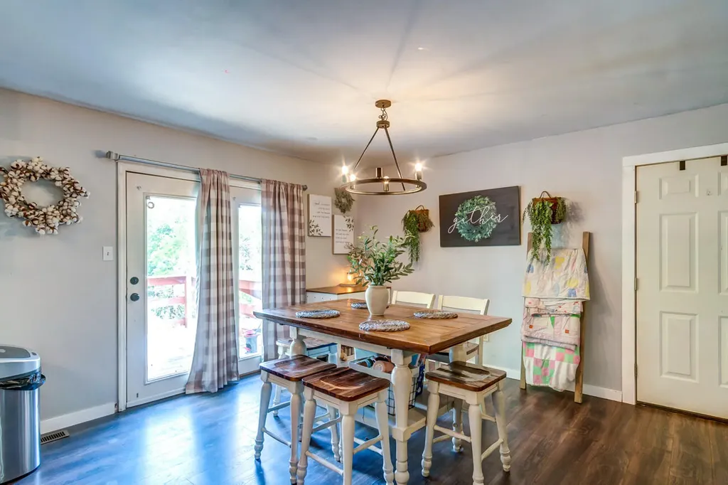 95 Kim Gay Lane Mckee KY 40447