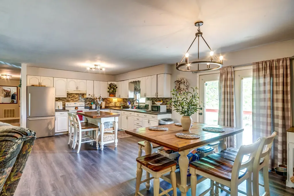 95 Kim Gay Lane Mckee KY 40447