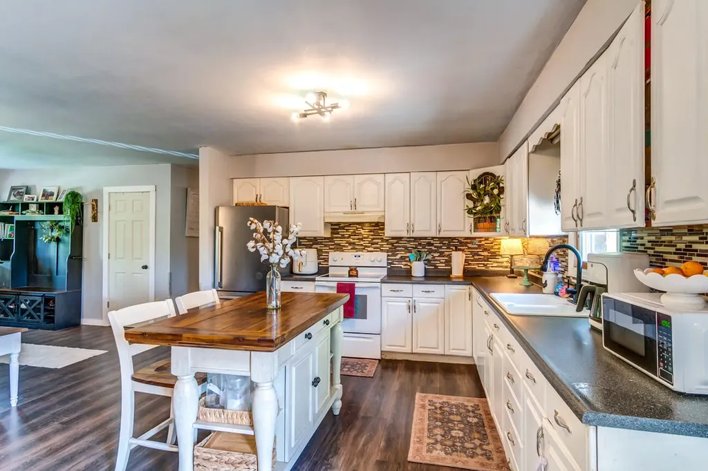 95 Kim Gay Lane Mckee KY 40447