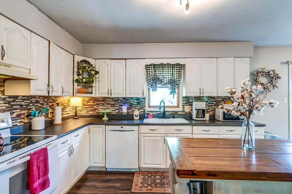 95 Kim Gay Lane Mckee KY 40447