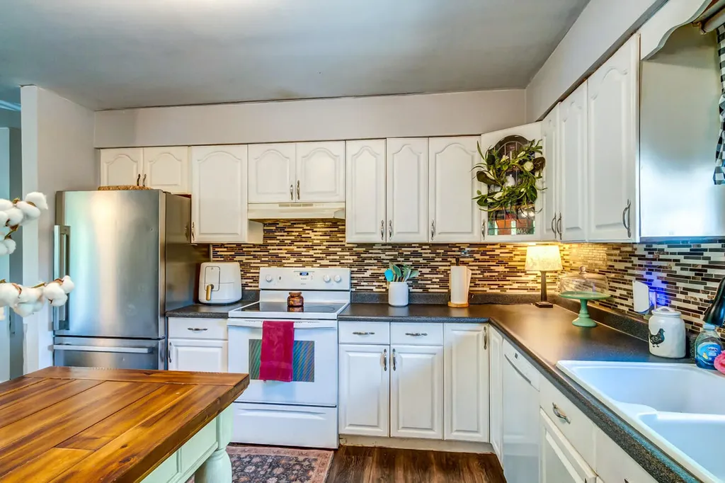 95 Kim Gay Lane Mckee KY 40447