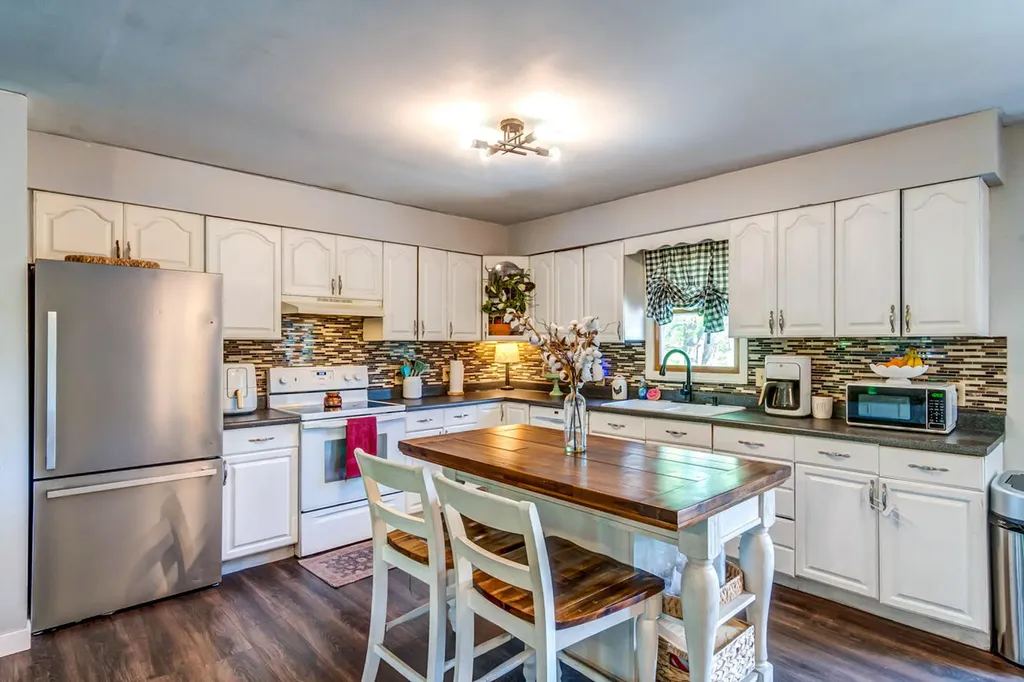 95 Kim Gay Lane Mckee KY 40447