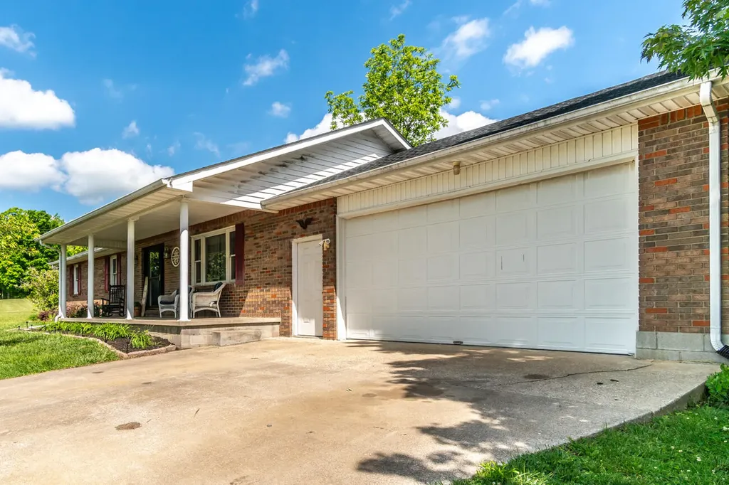 95 Kim Gay Lane Mckee KY 40447