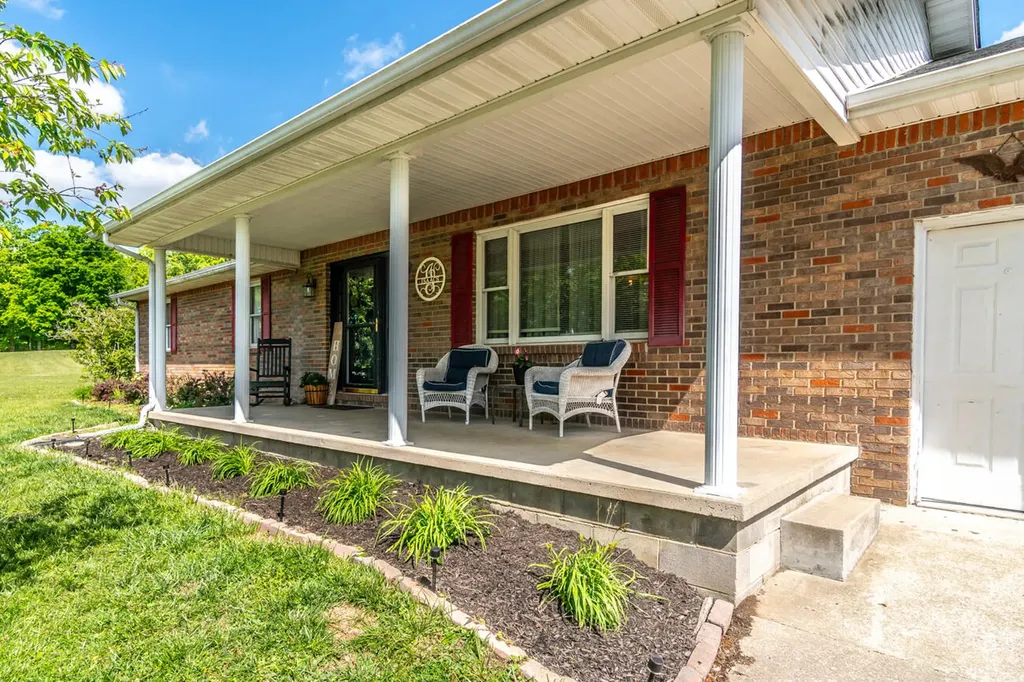 95 Kim Gay Lane Mckee KY 40447