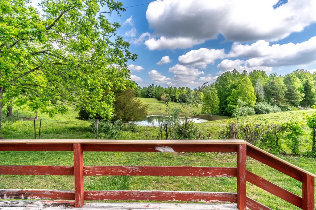 95 Kim Gay Lane Mckee KY 40447