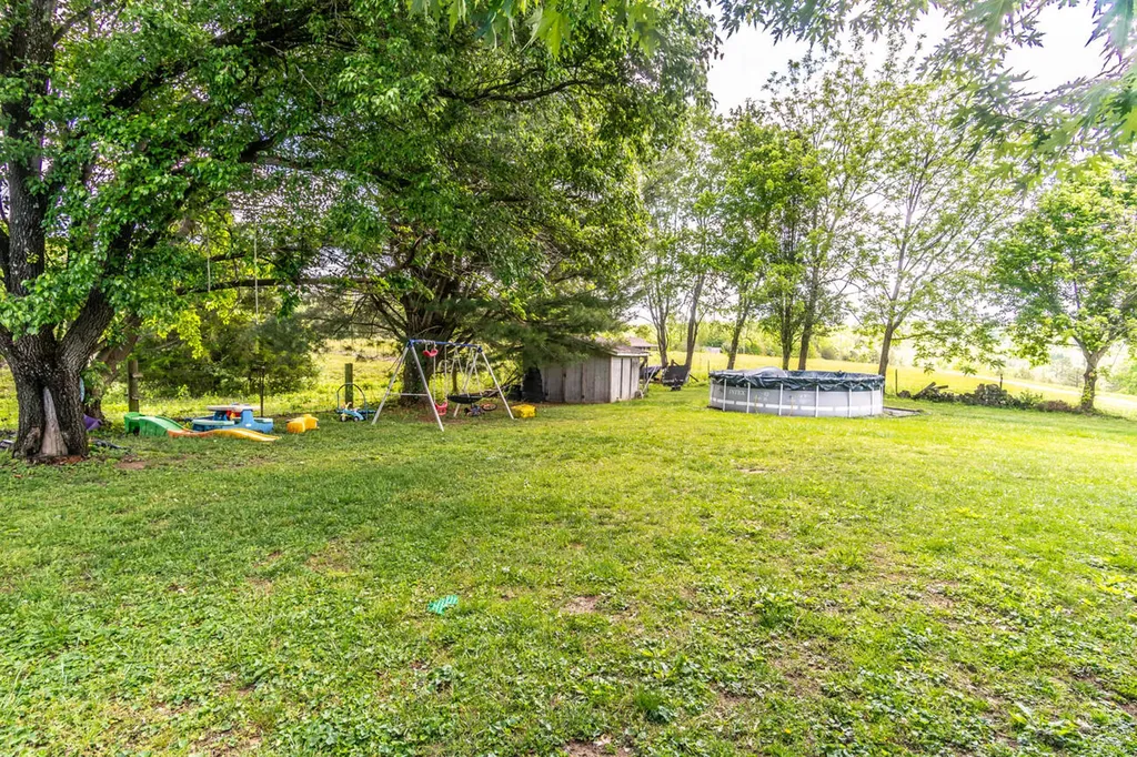 95 Kim Gay Lane Mckee KY 40447
