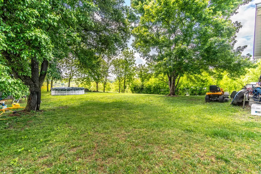 95 Kim Gay Lane Mckee KY 40447