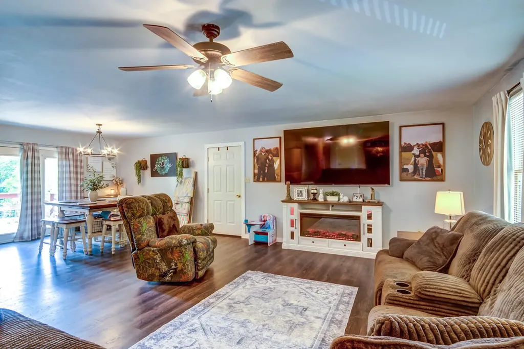 95 Kim Gay Lane Mckee KY 40447