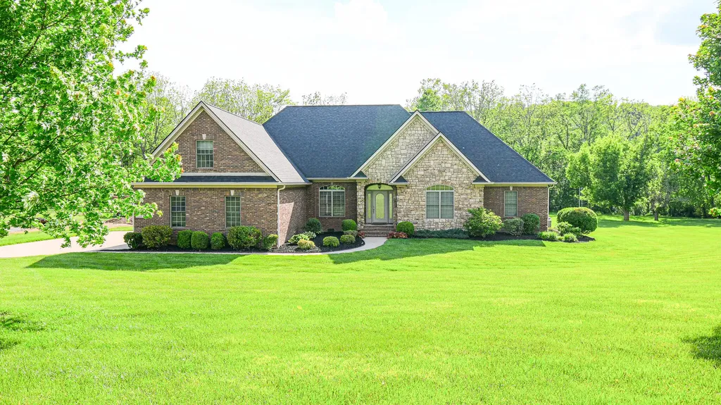 1110 Creekside Drive Lawrenceburg KY 40342