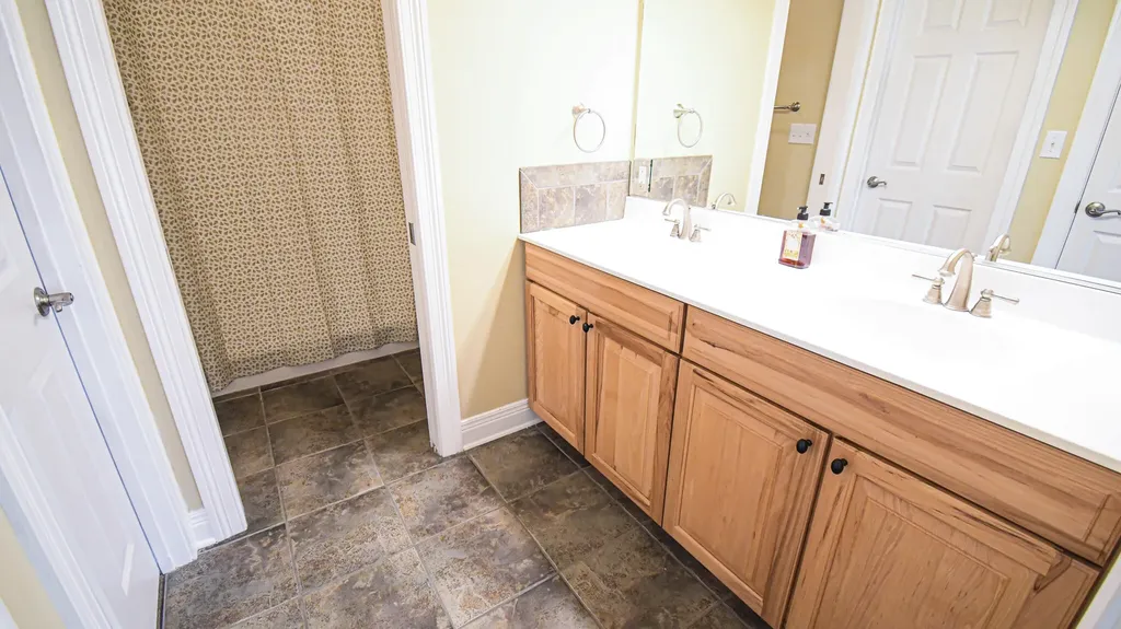 1110 Creekside Drive Lawrenceburg KY 40342