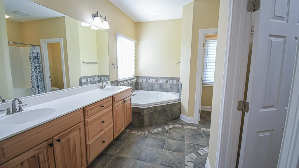 1110 Creekside Drive Lawrenceburg KY 40342