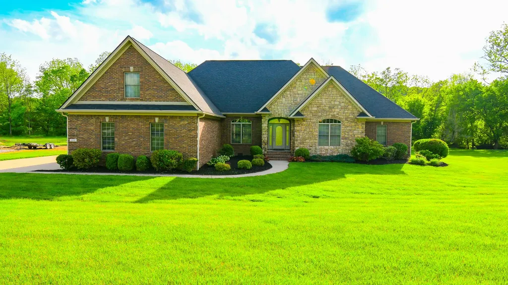 1110 Creekside Drive Lawrenceburg KY 40342