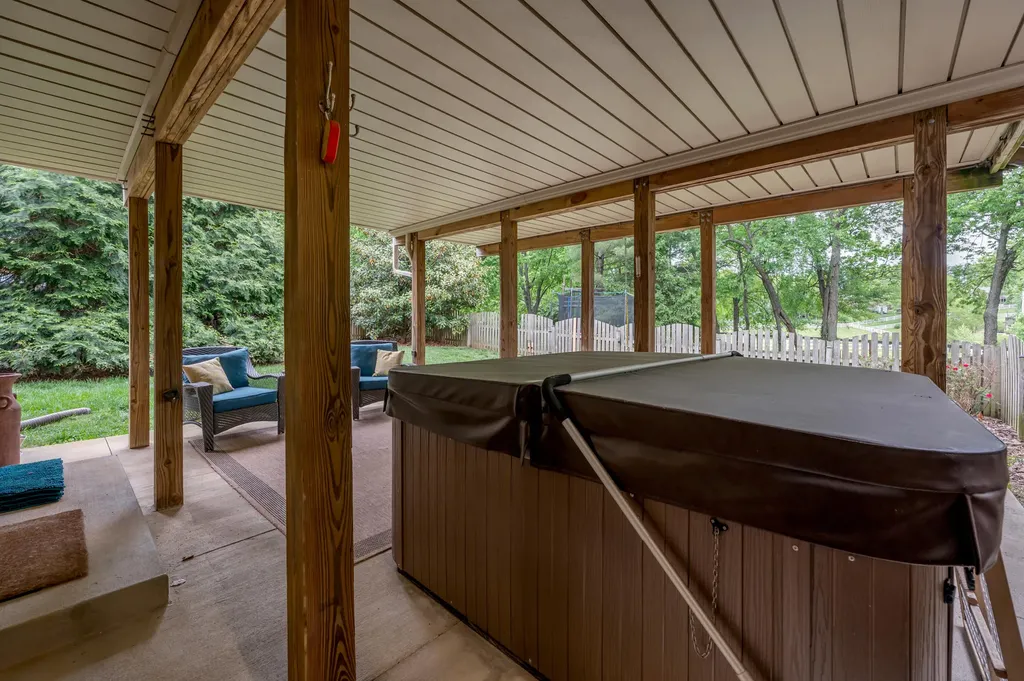 1974 Mountjoy Place Lexington KY 40503