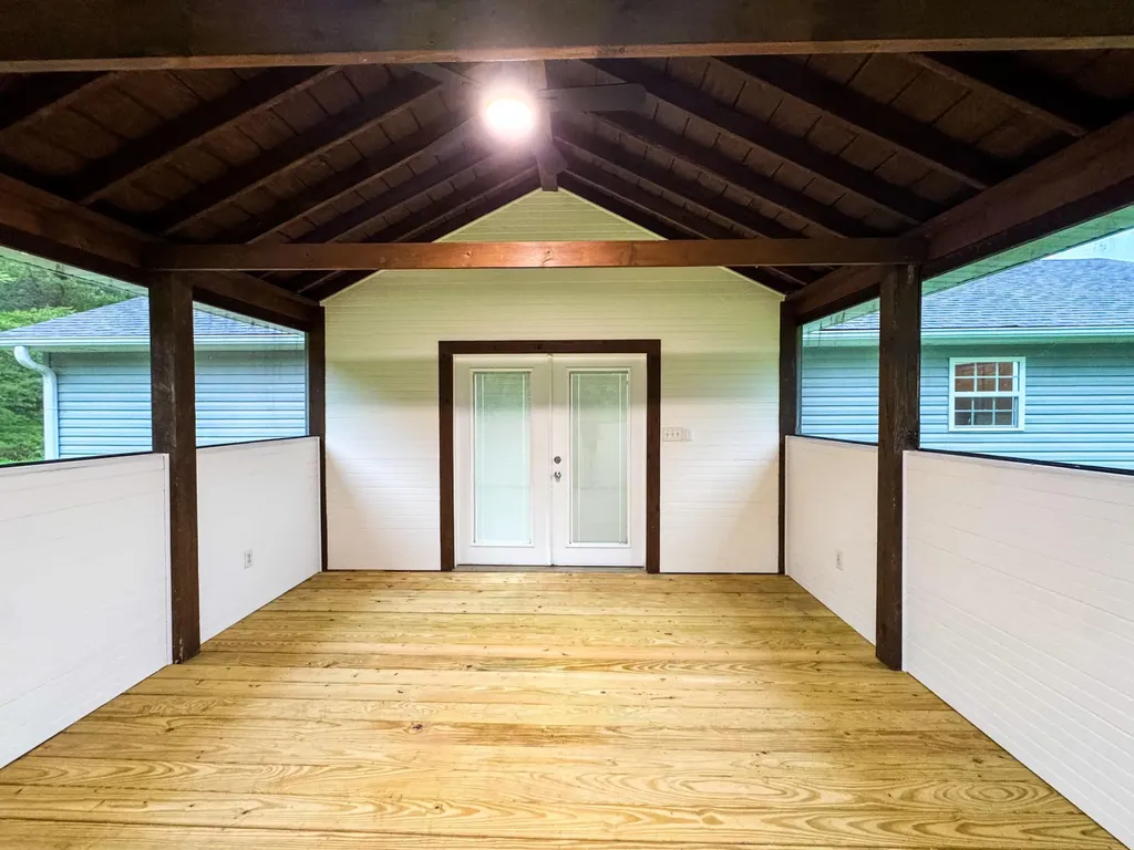 808 Muddy Creek Road Berea KY 40403