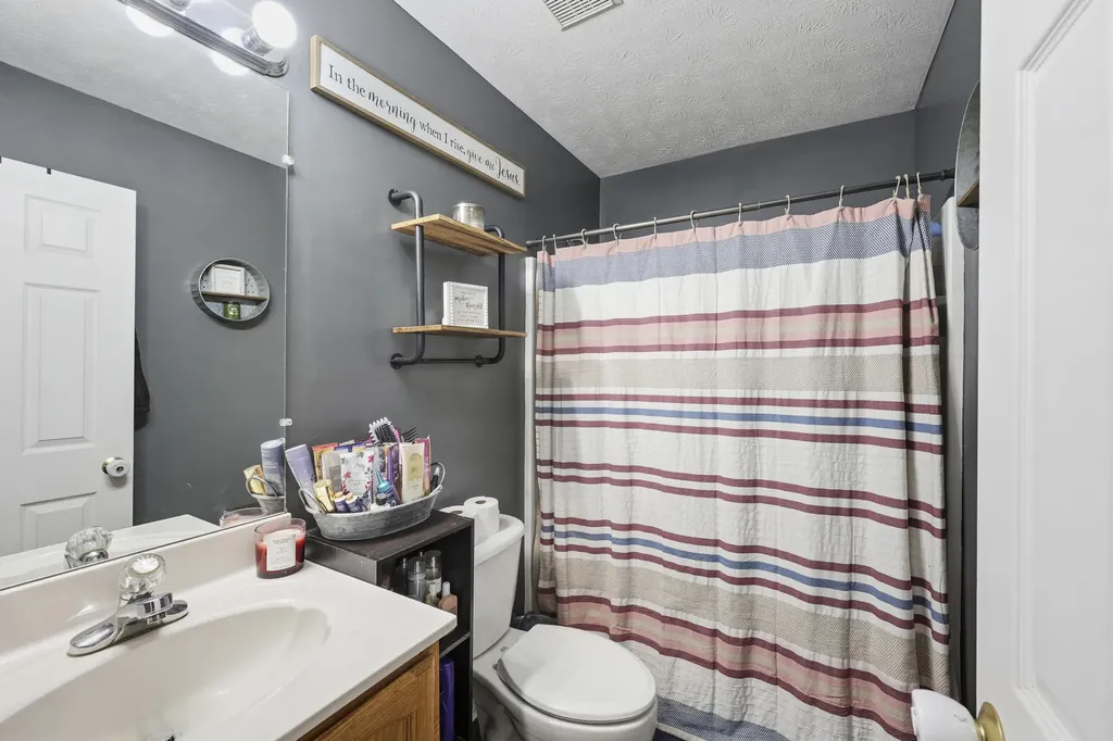 913 North Meadowhill Road Paris KY 40361