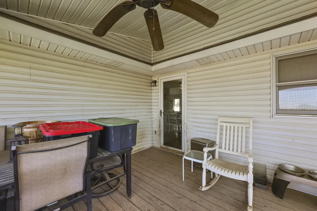 913 North Meadowhill Road Paris KY 40361