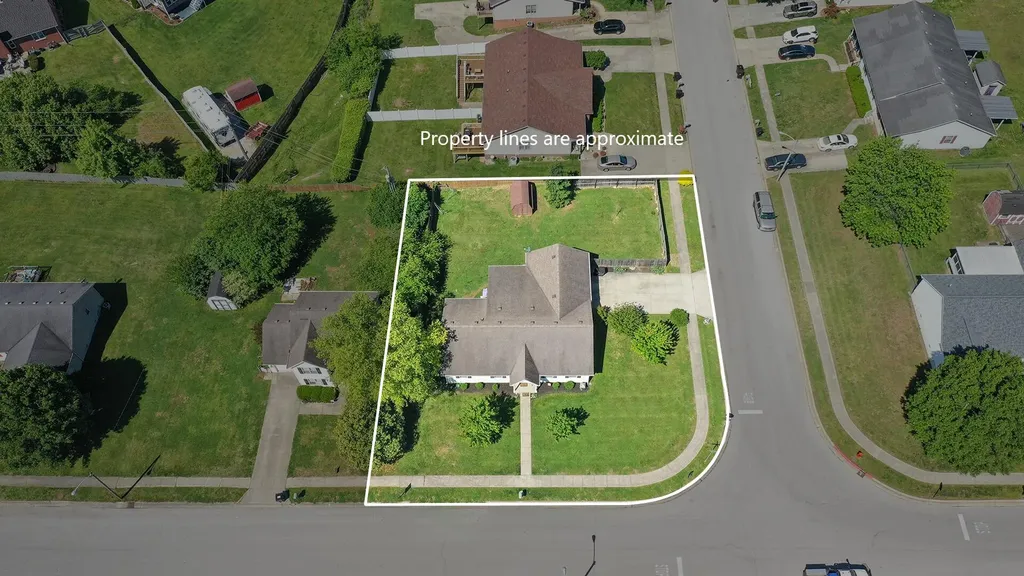 913 North Meadowhill Road Paris KY 40361