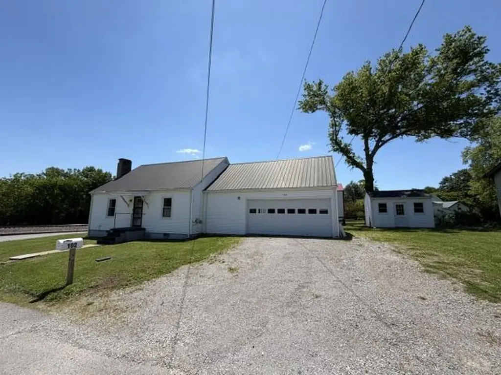 102 Brook Street Harrodsburg KY 40330
