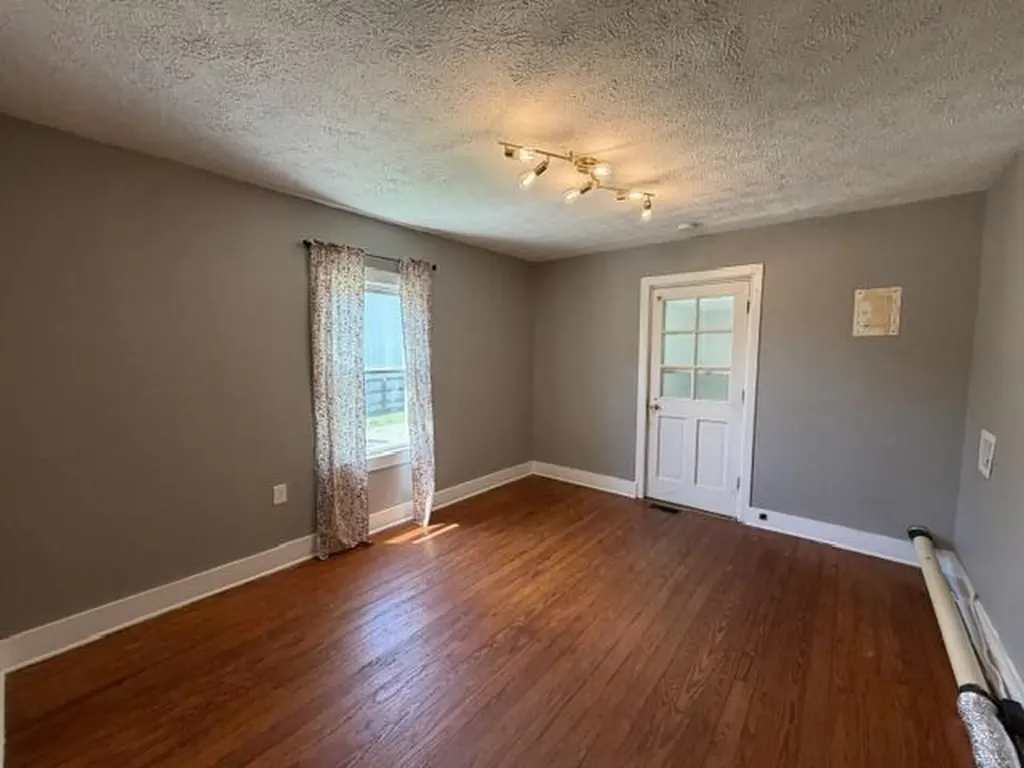 102 Brook Street Harrodsburg KY 40330