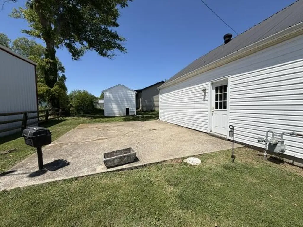 102 Brook Street Harrodsburg KY 40330