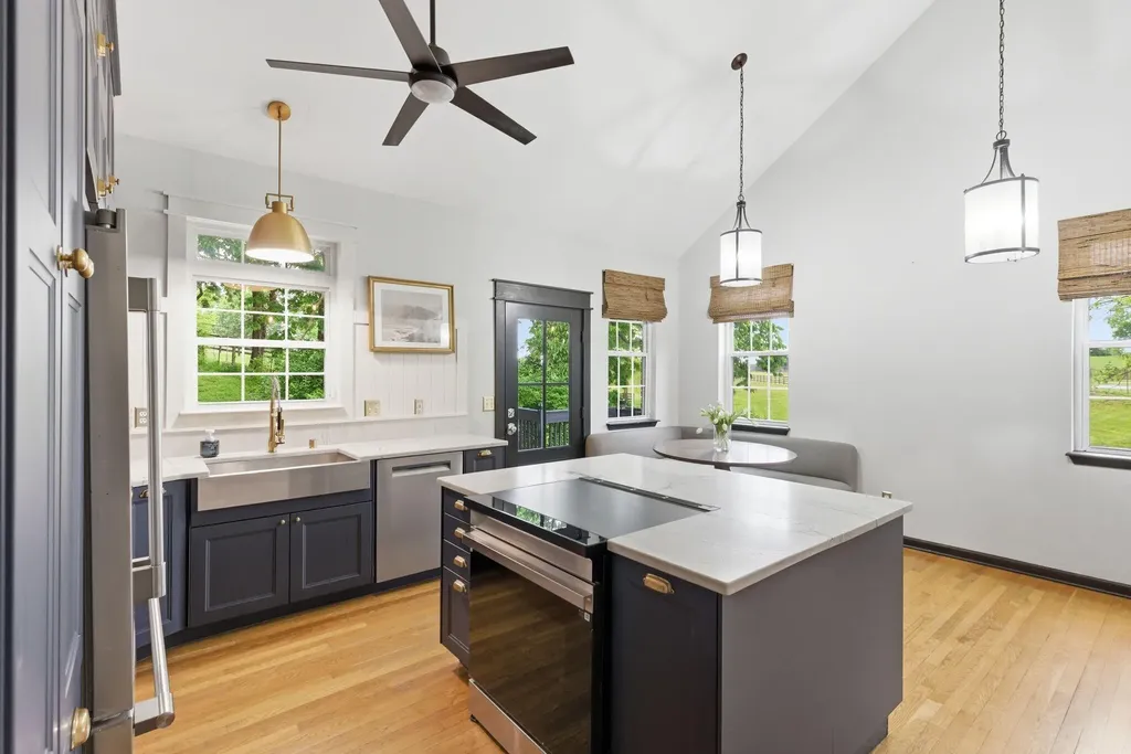 2320 Valencia Drive Lexington KY 40513