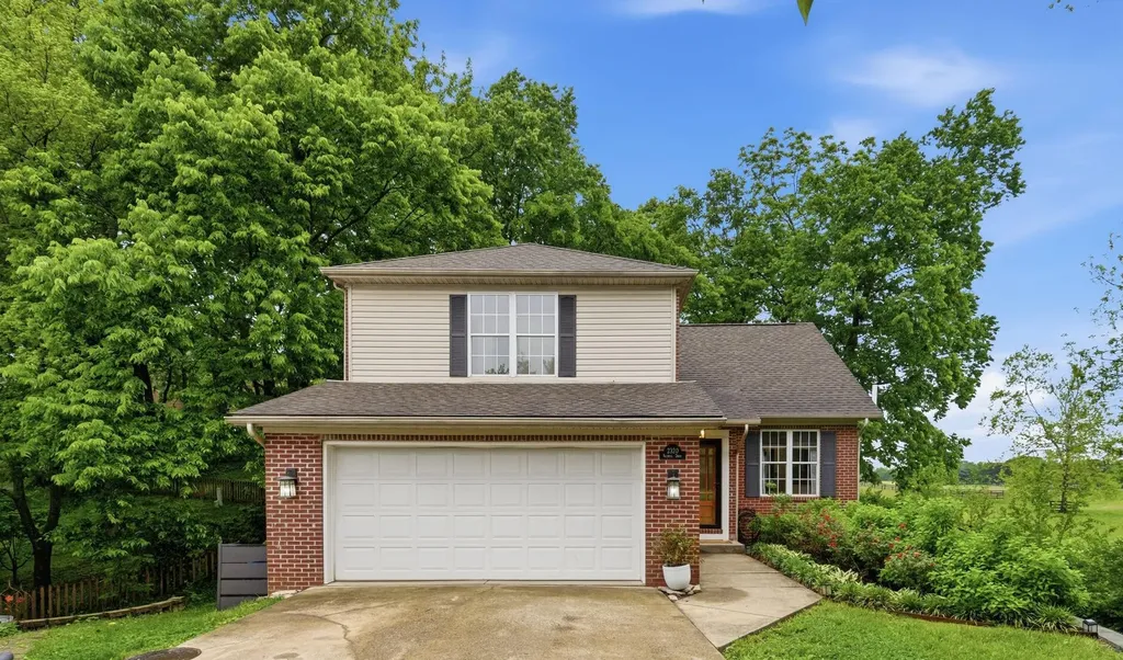 2320 Valencia Drive Lexington KY 40513