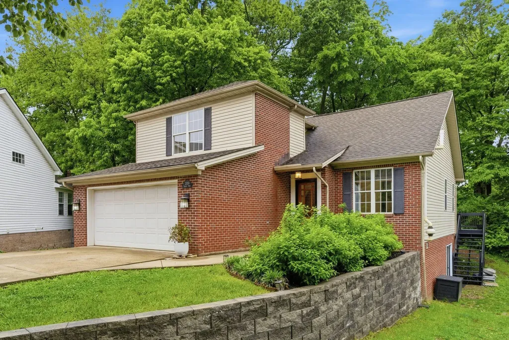 2320 Valencia Drive Lexington KY 40513