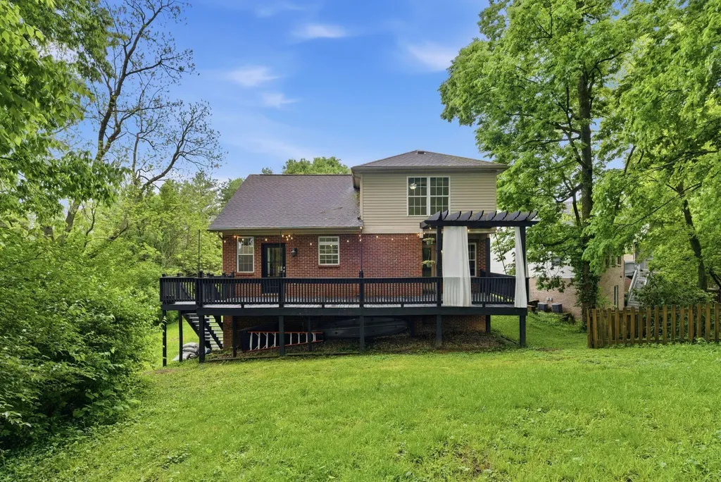 2320 Valencia Drive Lexington KY 40513