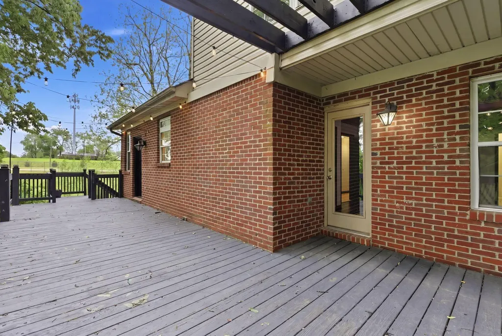 2320 Valencia Drive Lexington KY 40513