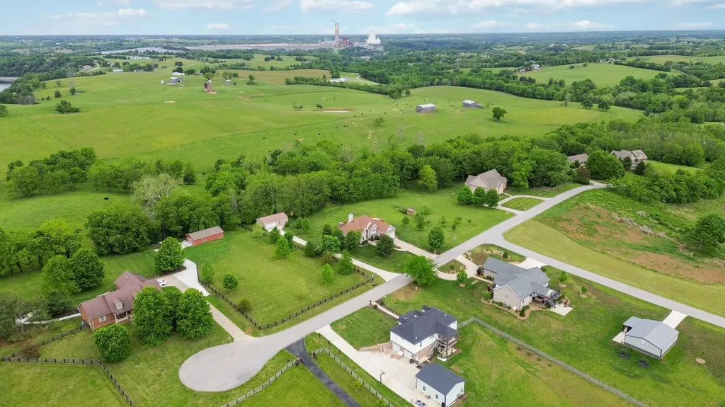 466 Woodridge Drive Lancaster KY 40444