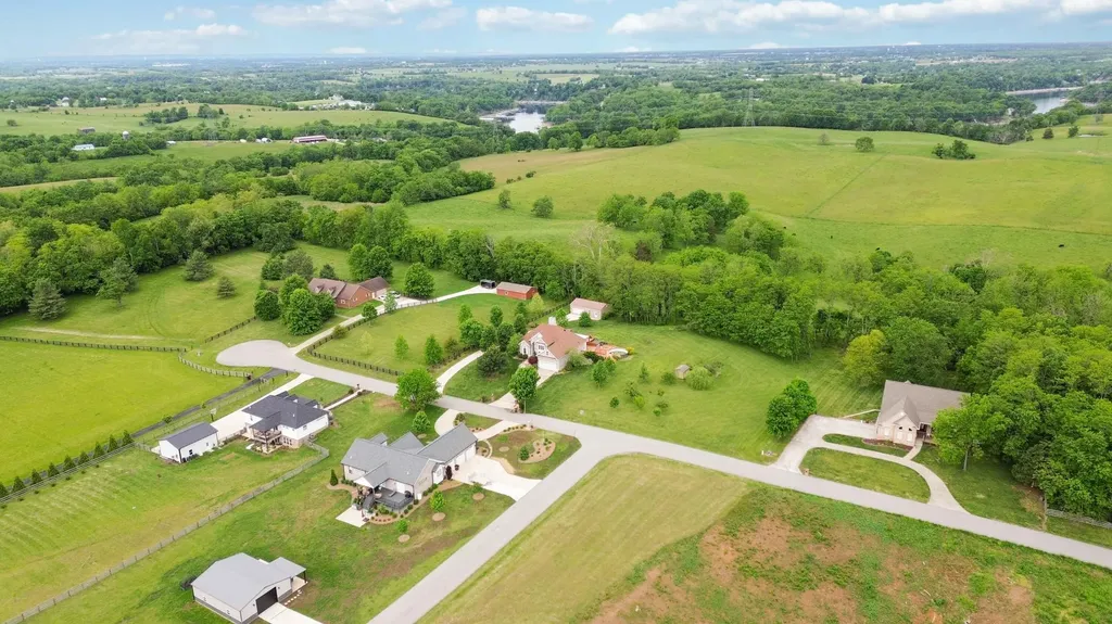 466 Woodridge Drive Lancaster KY 40444