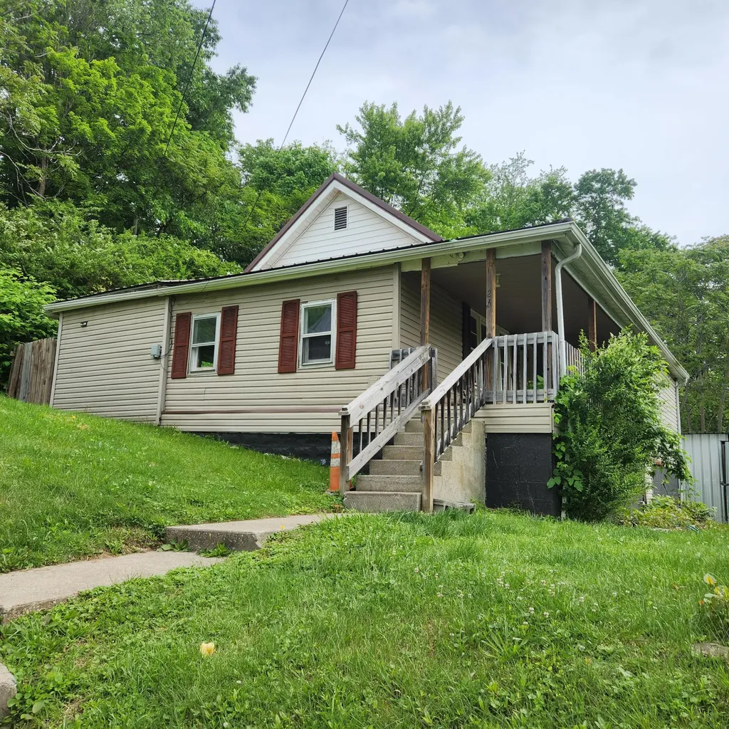 26 Todd Street Livingston KY 40445