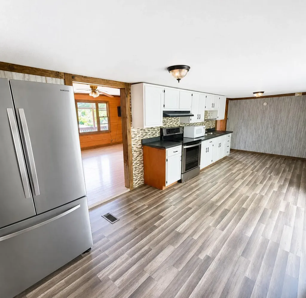 26 Todd Street Livingston KY 40445