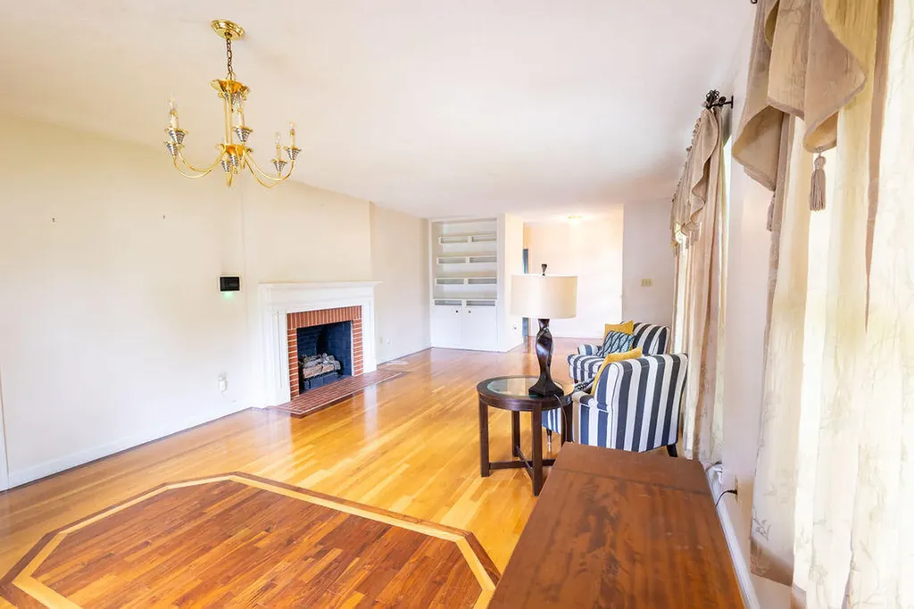 27 Hampton Avenue Winchester KY 40391