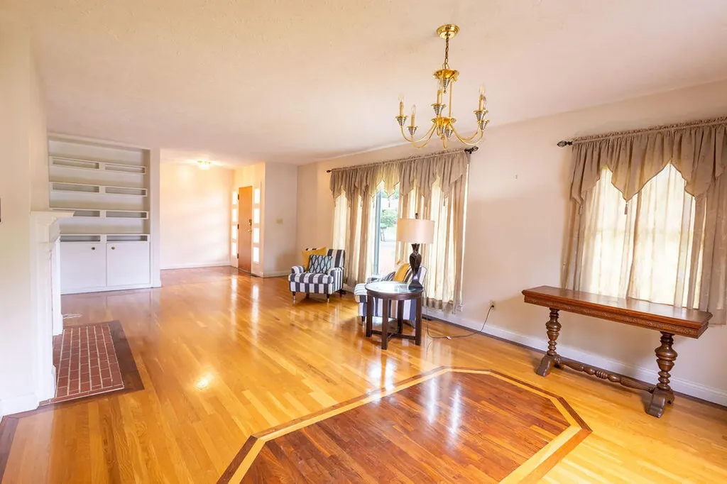 27 Hampton Avenue Winchester KY 40391