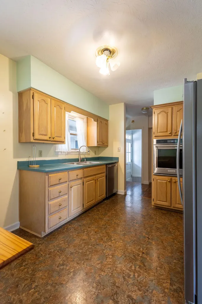 27 Hampton Avenue Winchester KY 40391