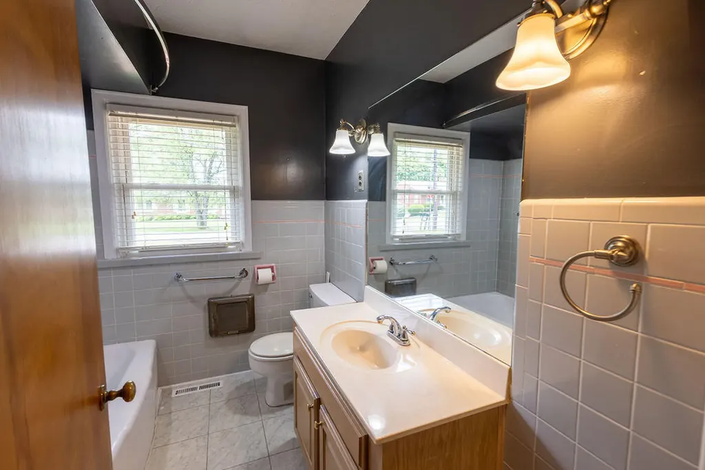 27 Hampton Avenue Winchester KY 40391